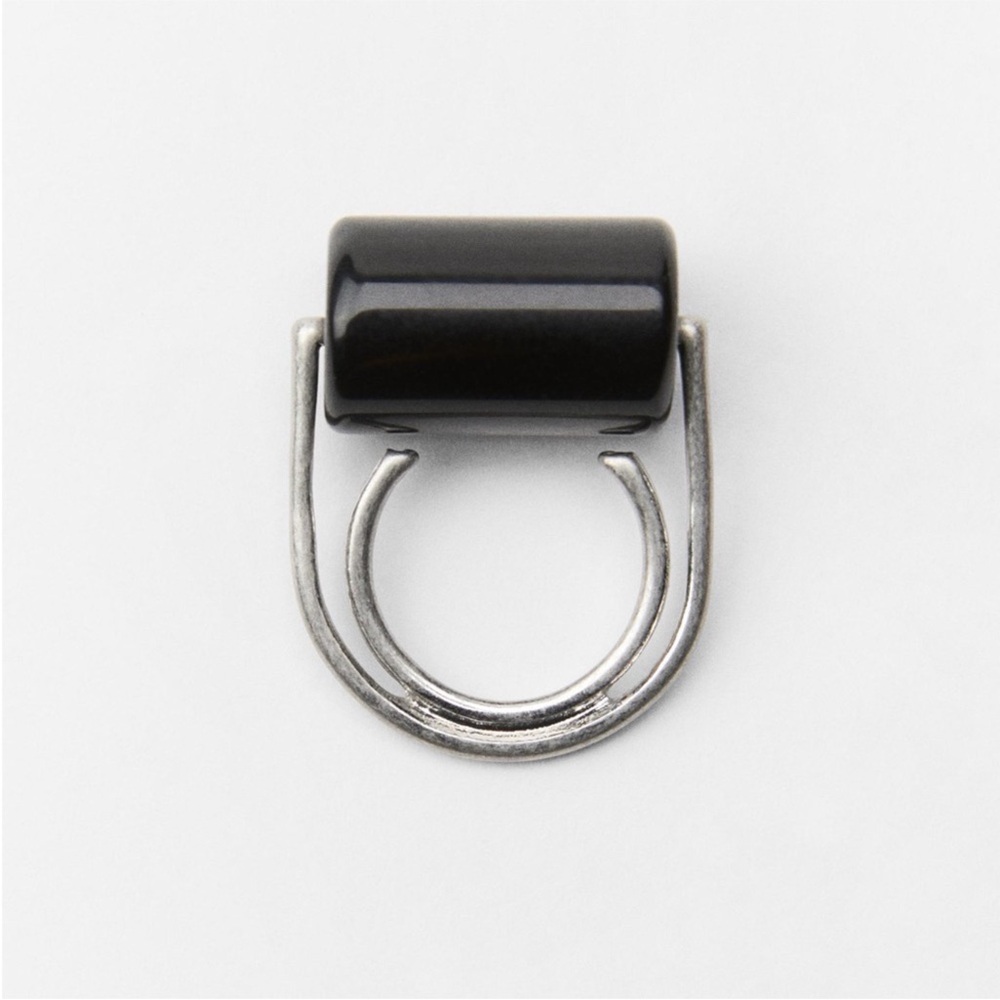 NWT Zara Metal Ring with a Platic Roller